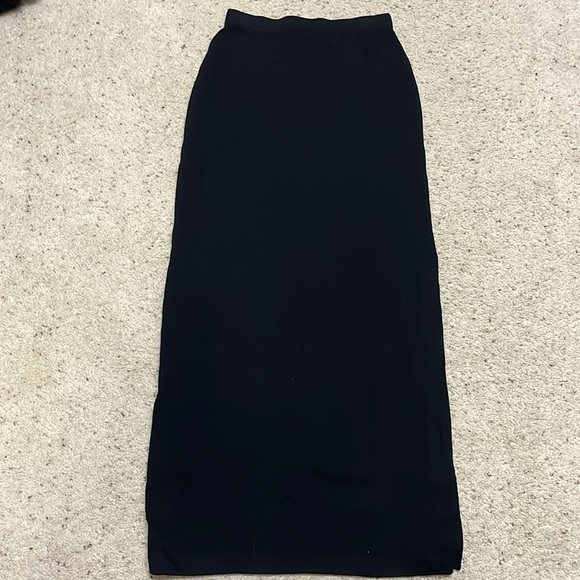 St. John Basics Long Maxi Black Skirt Size 6 - Picture 2 of 11